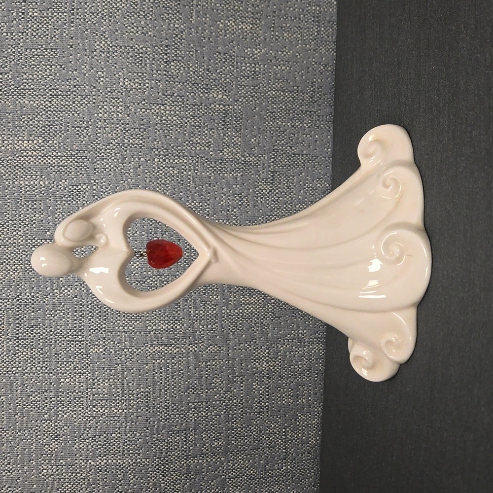 Lovers ceramic figurine with heart